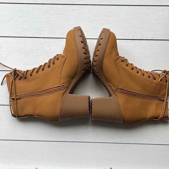 Zigi Soho Shoes - Zigi Soho boots. Tan. Size 8.5. Women’s. Kourtlan ankle bootie